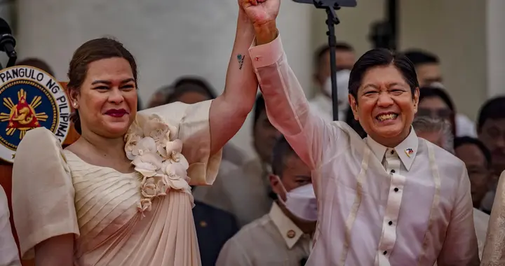 小马科斯要求军队效忠，萨拉攻势不减，菲律宾已到“关键时刻”