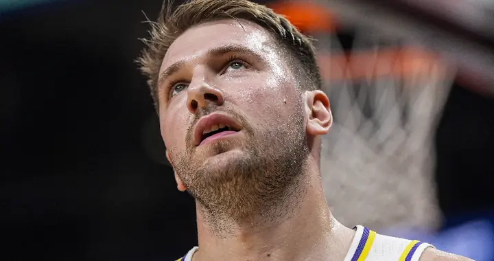 湖人129-119独行侠 球员评价：3人满分，4人及格，2人低迷