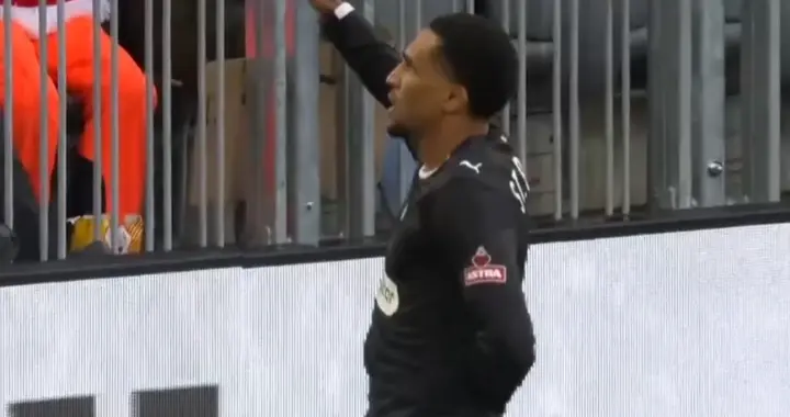 拜仁噩梦开局！三人连环失误，孔帕尼暴怒，诺伊尔不满队友