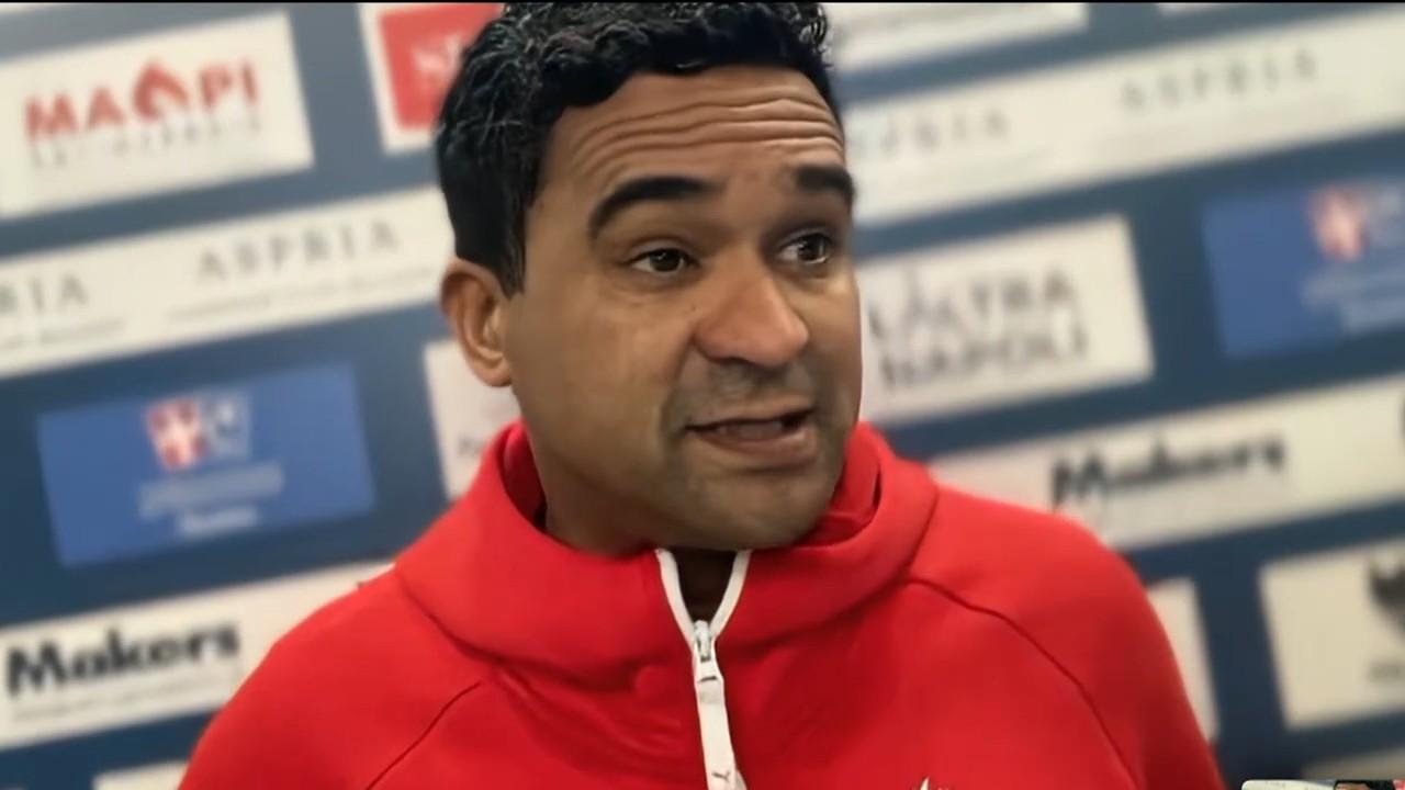 塞尔吉尼奥：莱奥必须面向球门；希望恩昆库能尽快融入