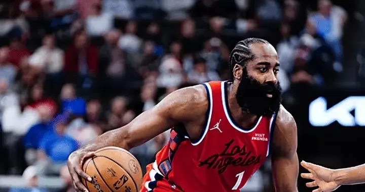 快船输独行侠！科林斯+双核轰80分，替补仅5分，汤普森末节17分！