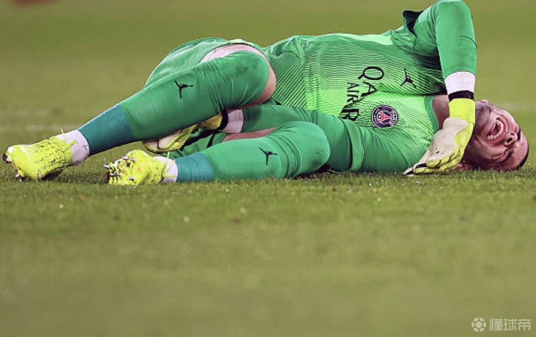 队报：舍瓦利耶被铲伤后无大碍，预计不会长期缺阵