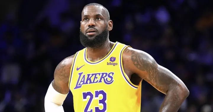 就在今天！詹姆斯保持了22年的NBA纪录被打破了