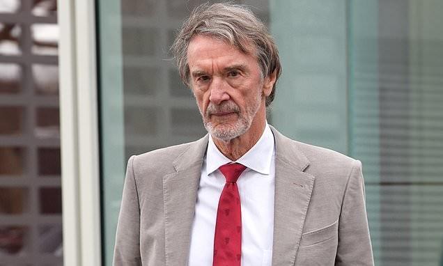 邮报：曼联要让受伤和停赛的球员赛前在vip包间和客户交流