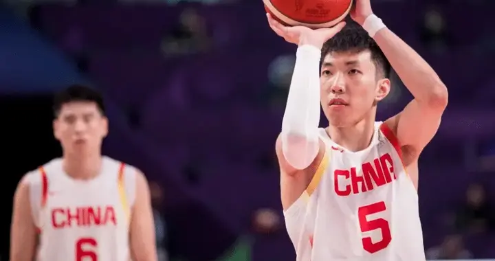 男篮半场溃败韩国！程帅澎+三宁+2内死顶，三分12中1，防守太糟糕