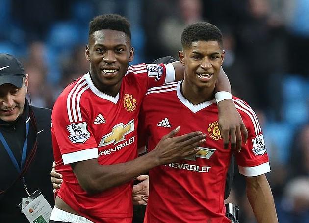 福苏-门萨：曼联青训以前规矩相当严格，比如必须穿黑色球鞋