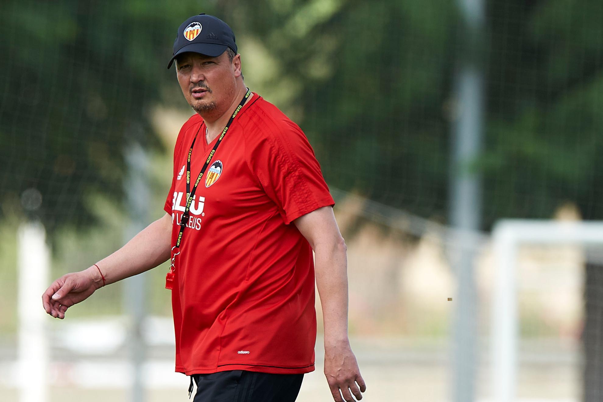 保加利亚传奇佩内夫被紧急送往肿瘤医院治疗，他曾患有睾丸癌