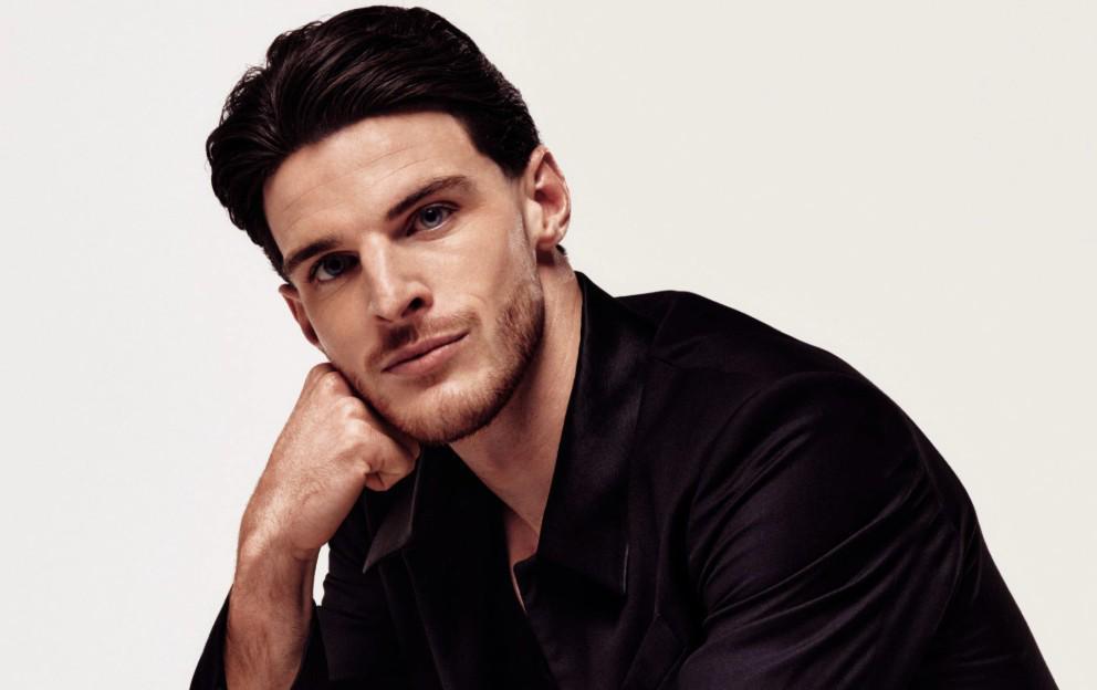 赖斯：我觉得大多数男性都会打理自己；训练前我懒得搭配造型