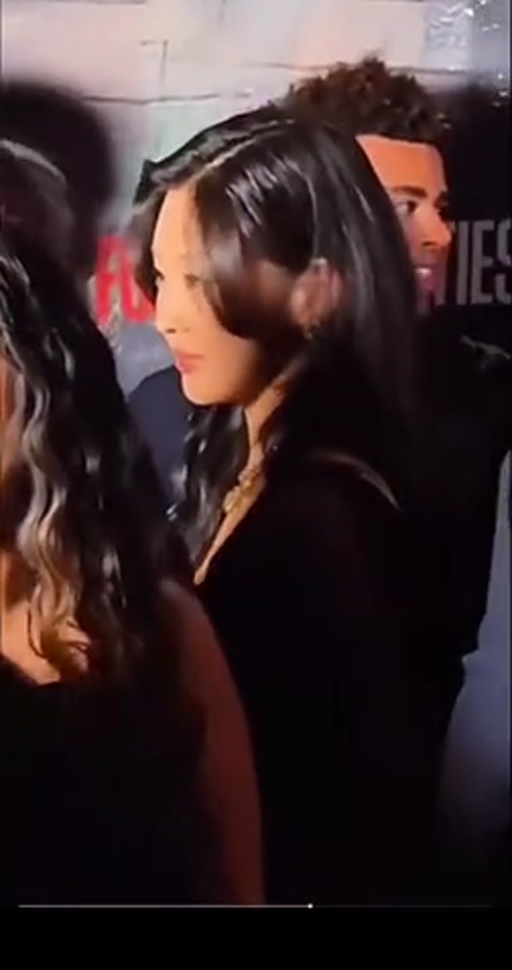 李刚仁携女友参加巴黎晚宴 女方系财团千金