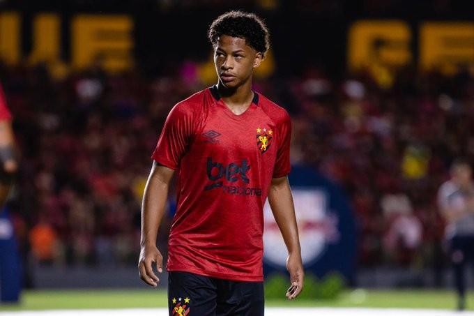 法尔克：拜仁考察了累西腓体育中场泽-卢卡斯，巴萨也有意