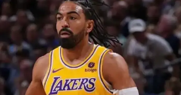 文森特八村垒真是数据怪！得分完美，防守却是漏洞，毫无作用！