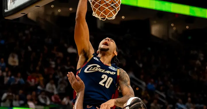 库里连续五场缺阵！10人轮换全员得分 米切尔空砍29分勇士险胜骑士