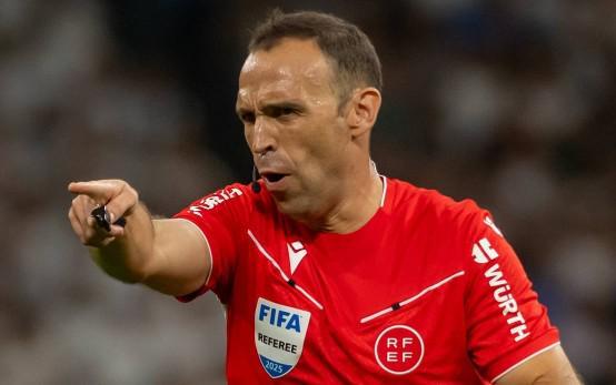 两边不讨好，阿尔梅达和科尔伯朗赛后都对主裁夸德拉表达不满