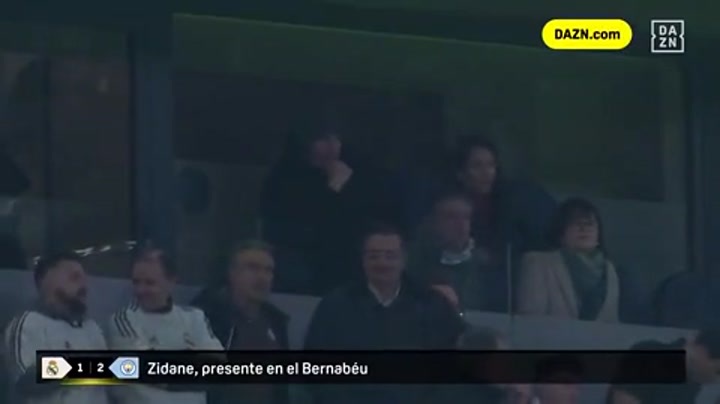 齐达内现身伯纳乌观战皇马战曼城