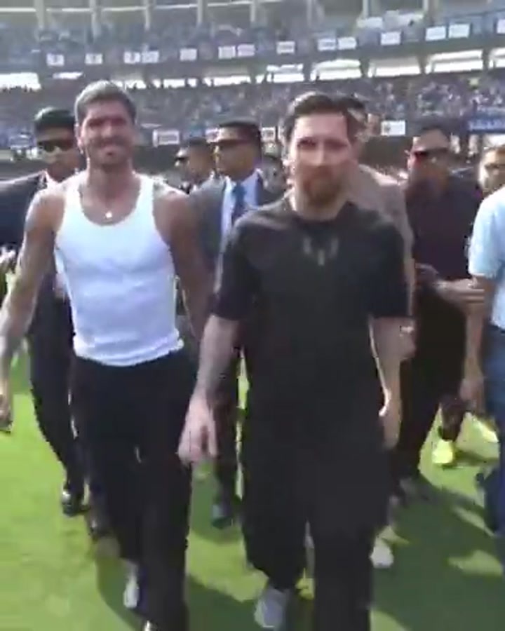 德保罗穿跨栏背心给梅西当“保镖”苏牙贴身紧跟