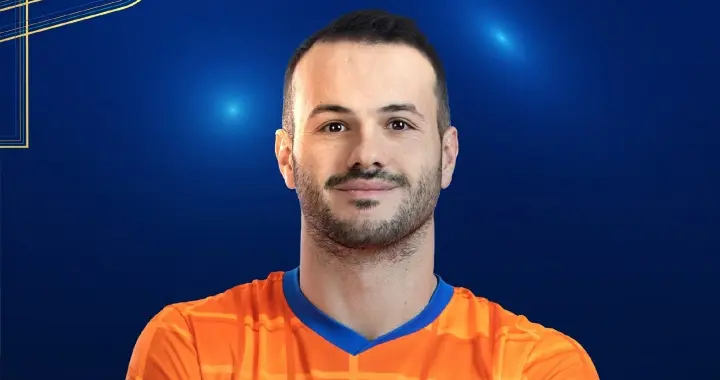 中国足球又闹大笑话？进球助攻最多，却拿不到MVP，球迷：太业余