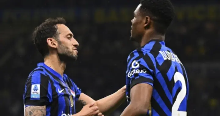 国米连斗强敌前荷兰铁卫难出场原因曝光 合同到期五老恐难留队