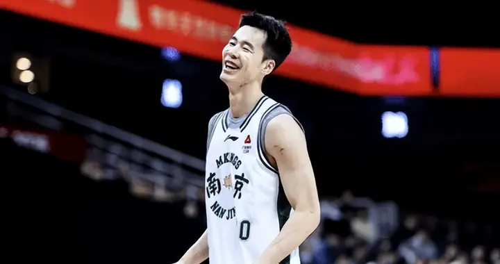 郭昊文对广东轰42分！三分+组织蜕变，攻坚稳定，郭士强考虑下？