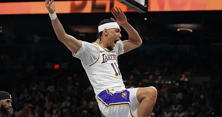 湖人116-114太阳2喜2忧！老詹+替补太重要，东契奇+斯玛特展弊端