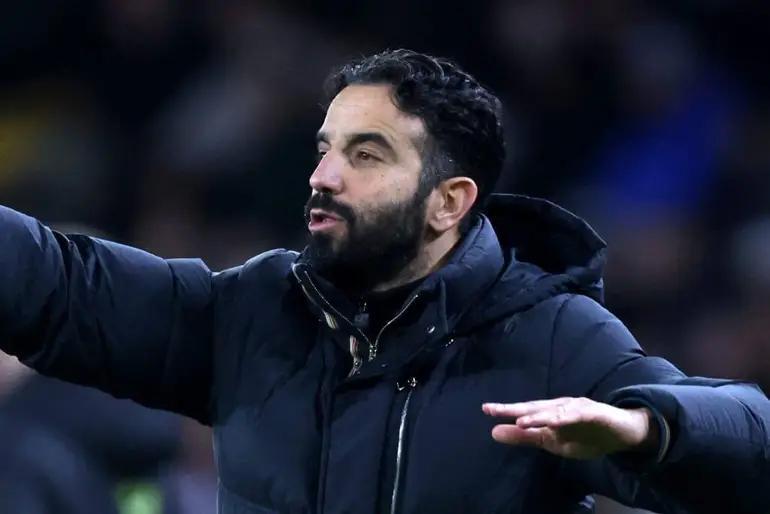 TA：由于姆伯莫等人参加非洲杯，曼联正在演练433阵型