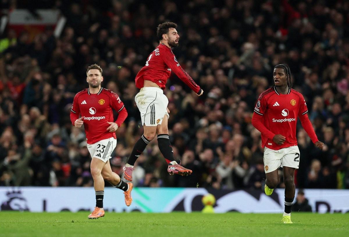 自2023年的曼城以来，曼联是首支英超三度领先也没赢的球队