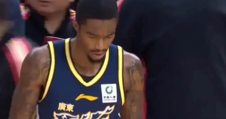 广东险胜浙江！3外+2小将齐发挥，徐杰稳控场，胡明轩太迷了！