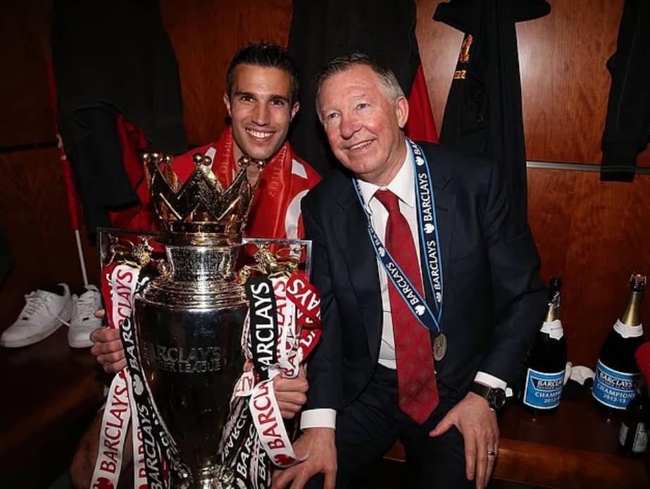 邮报：弗格森执教末期曼联引援已有问题，他离开后有权力真空