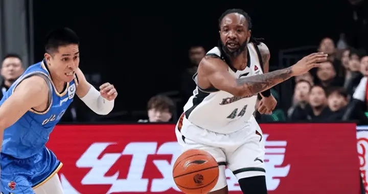 辽宁81-94北京遭四坏消息！威尔斯狂铁，2将出弊端，末节隐患大！