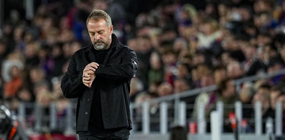 世体：弗里克善于使用球员，本赛季已有13名球员尝试不同位置