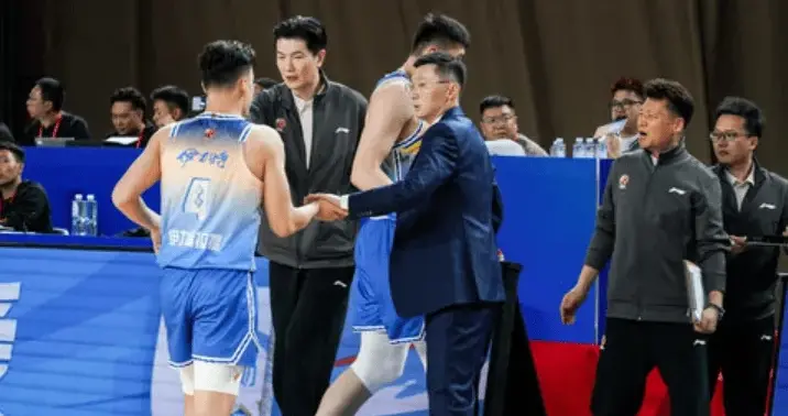 胜北控发布会！刘炜满意攻守+篮板，齐麟直指打出新疆气势！