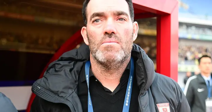 邓卓翔下课！曝武汉三镇敲定葡萄牙名帅，曾执教北京国安获得好评