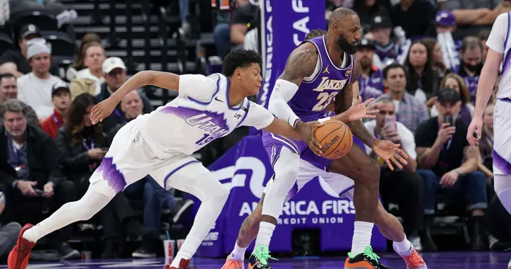 胜爵士取2连胜！湖人也会大火收汁了？詹姆斯又带出一群替补匪徒