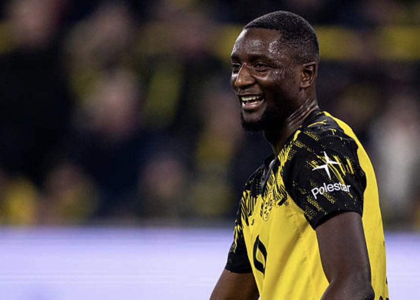 门兴后卫：我真的不是那种轻易倒地的球员，吉拉西明显犯规了