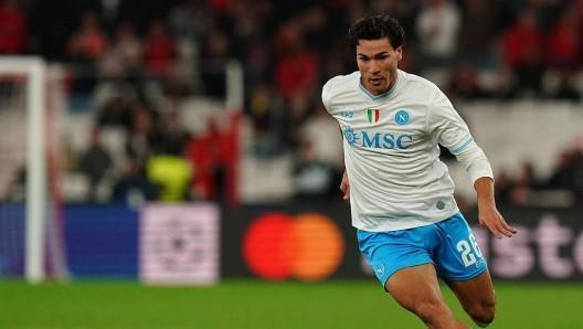 米体：那不勒斯计划将韦尔加拉外租，并想在冬窗引进两名中场