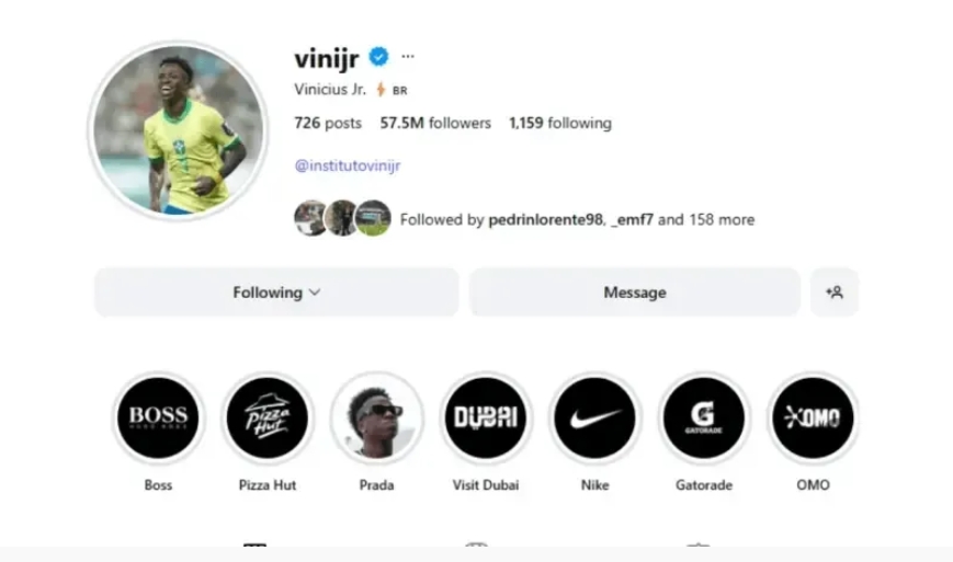 不满被换下？维尼修斯赛后删除手持皇马队服社媒头像