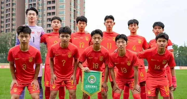 1-1！中国队逼平强敌，国产梅西爆发，1人独挑4人防线+变向造点