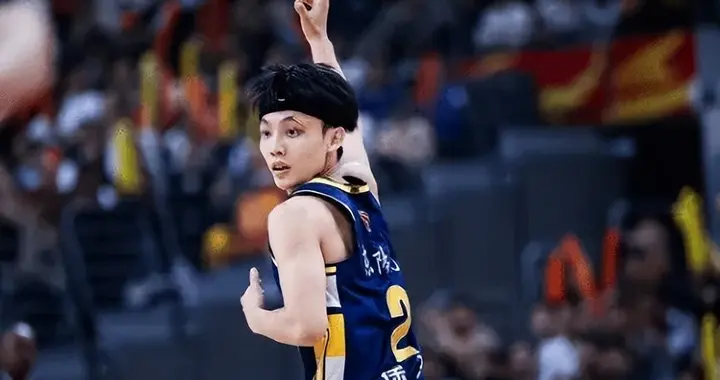 广东胜青岛！徐杰+双小外轰58分，王洪泽+替补齐贡献，王少杰低迷