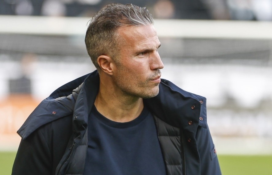 帅位告急！范佩西率费耶诺德4场不胜 荷甲落后榜首11分