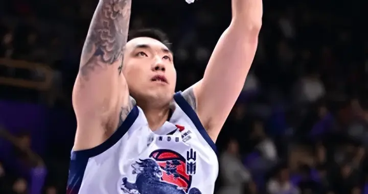 邱彪真不会用人！陶汉林出手4次，陈林坚2次，给不到战术浪费强点