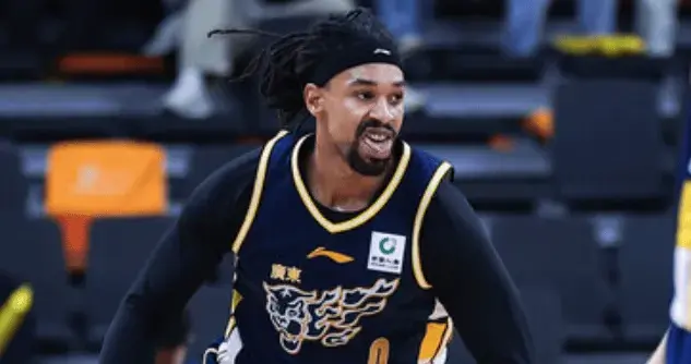 萨林杰32+11徐杰20分4助攻郭艾伦缺阵 广东双杀广州迎五连胜