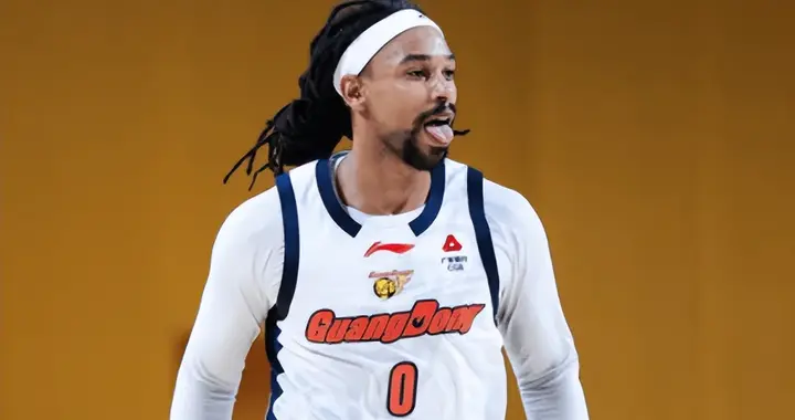 广东签萨林杰赚大发了！球球强解统治关键时刻，搭配徐杰收割比赛