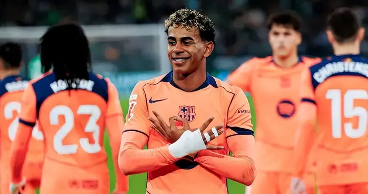 15岁英格兰天才边锋脱颖而出，让巴萨蠢蠢欲动，未来锋线重要拼图