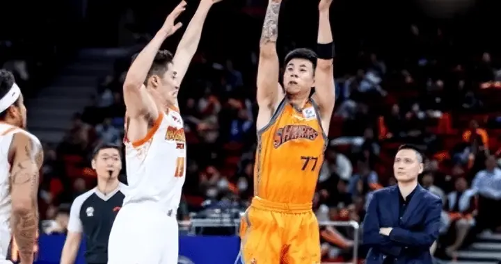 胜江苏却让4主力全出隐患！张镇麟+2小外投篮隐患，洛夫顿太粘球