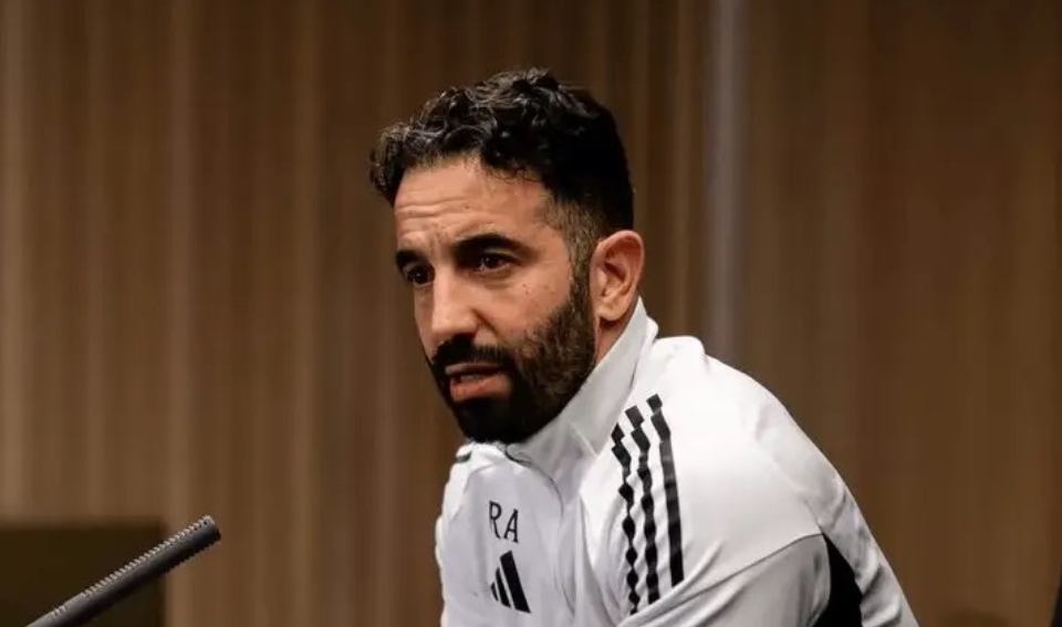 阿莫林：梅努是曼联的未来 若不签人的话很难放他离开