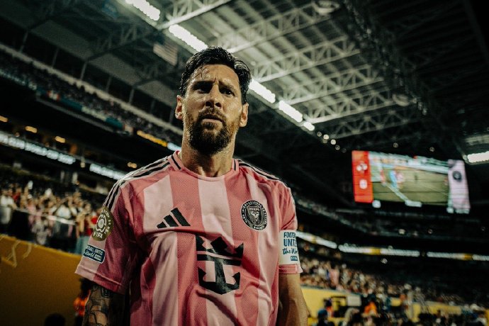 TA：梅西25年实际薪水2000万美元 只占工资帽74万