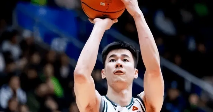 郭昊文又杀疯！轰21+6助送劈扣，末节腰部不适下场，同曦没他不行