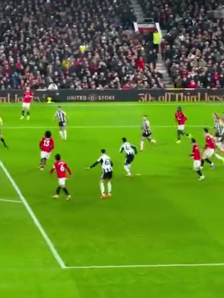 现场实拍多尔古禁区内凌空抽射破死角