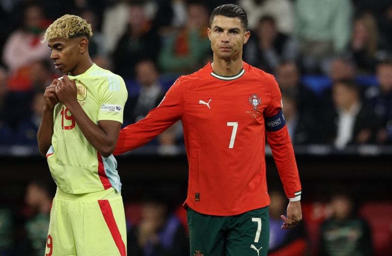 记者：年度最佳运动员我选亚马尔 他有C罗身上的特质