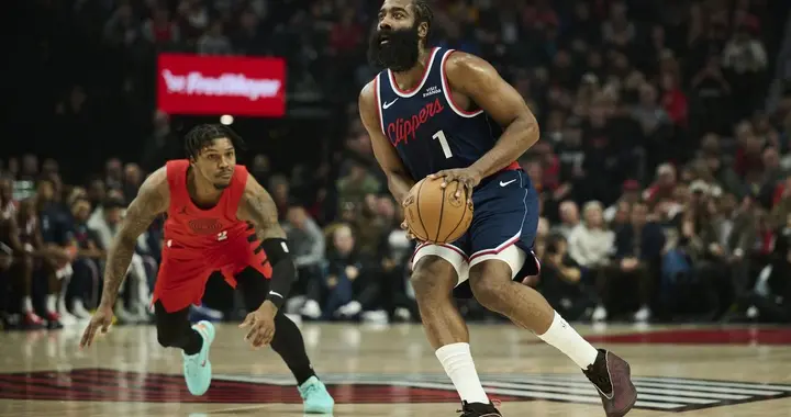 杨瀚森遭雪藏！大洛佩斯9记三分生涯新高 快船大胜开拓者夺3连胜