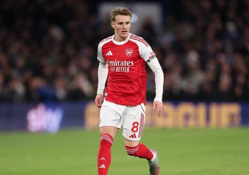 厄德高每90分钟创造2.5次运动战机会，仅次于多库、谢尔基